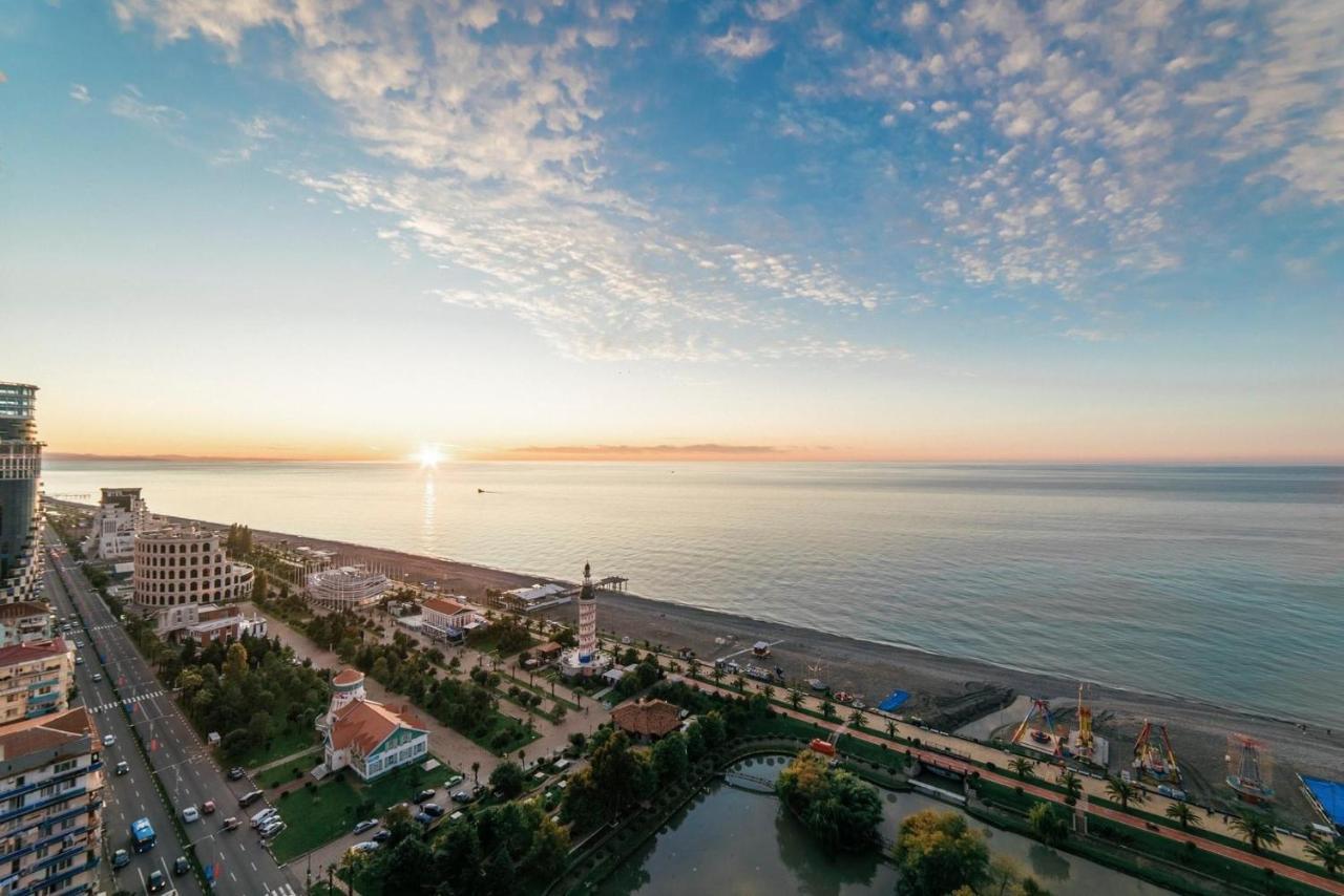 Orbi City Aparthotel Batumi Bagian luar foto
